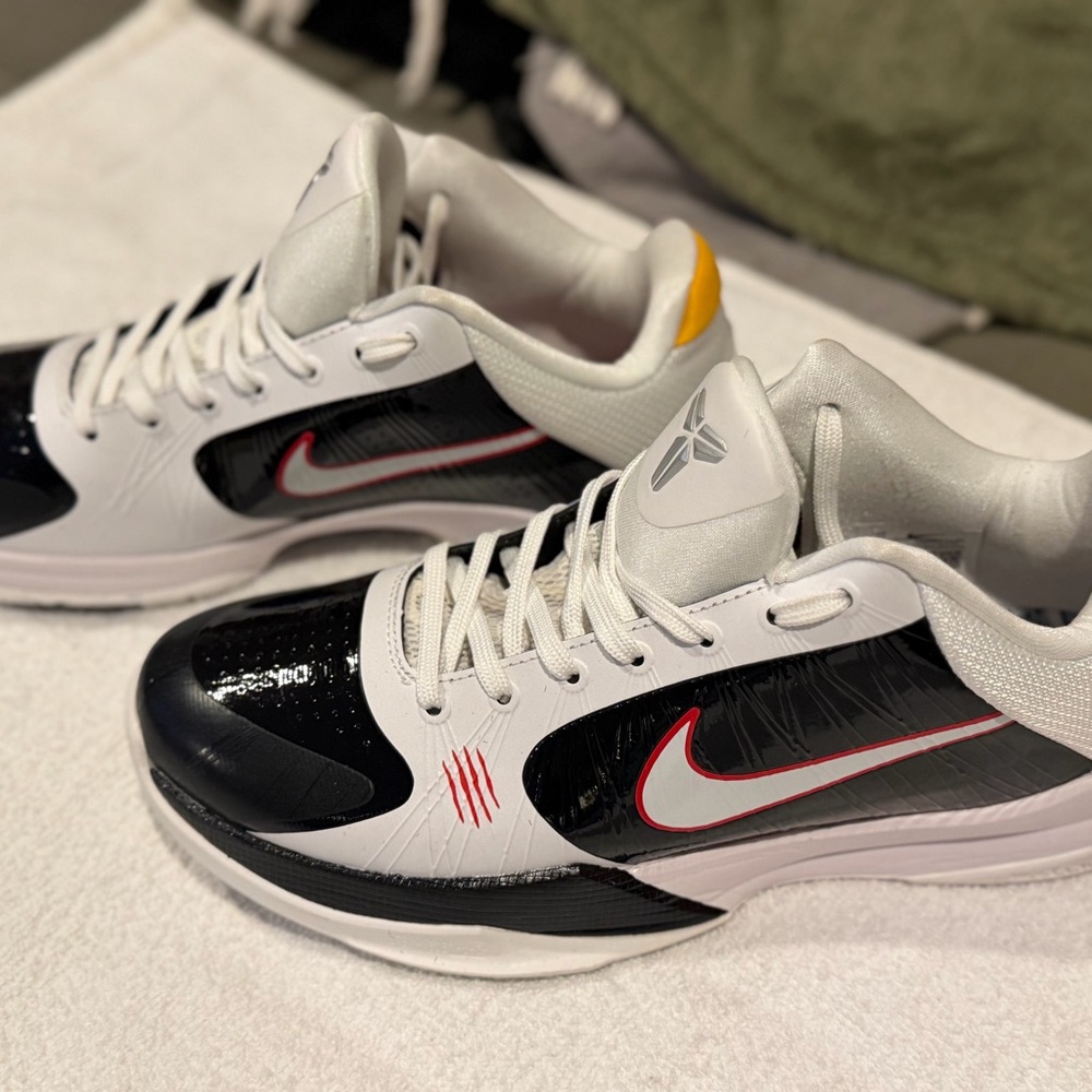 Nike Zoom Kobe 5 Protro Alternate Bruce Lee sneakers